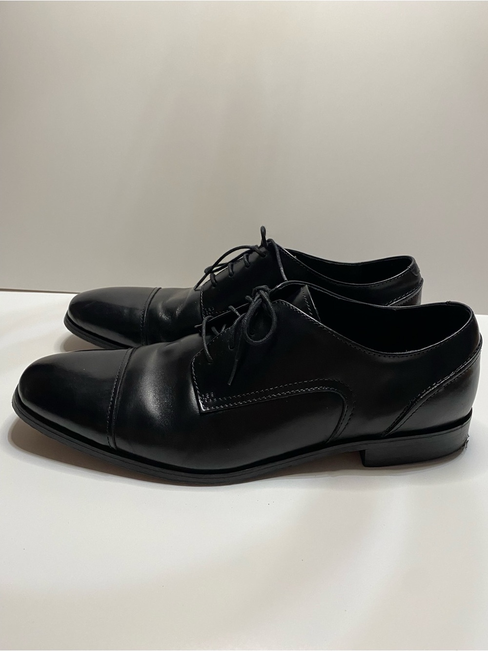 Florsheim Black Leather Cap-Toe Derby Shoes